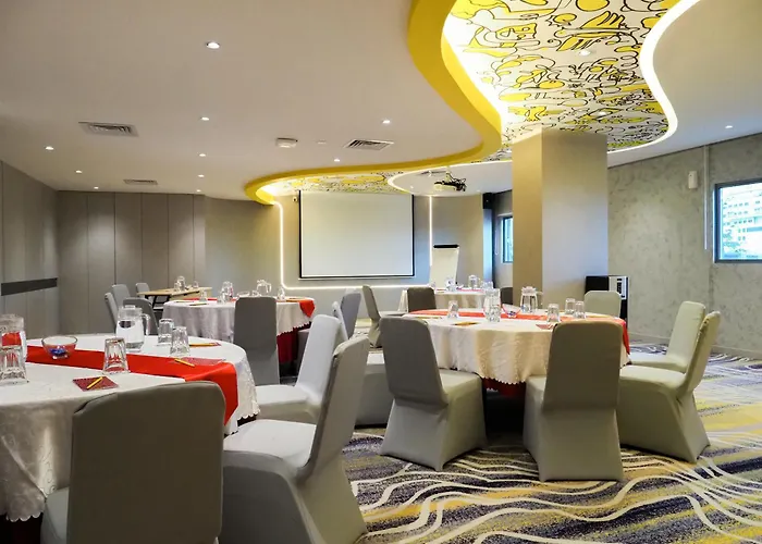 Yello Hotel Harbour Bay